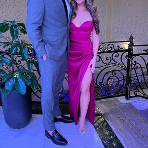 Miss Circle Fuchsia Dress
Size: xs